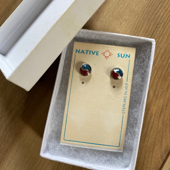 NWOT Necklace & Earrings Set - Picture 3 of 4